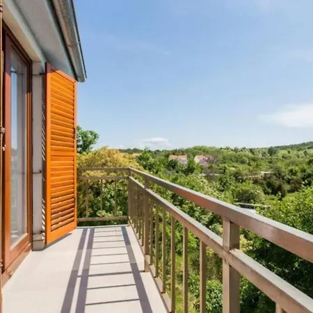 Apartment Cekovic *