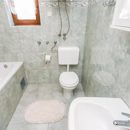 Cekovic Apartment