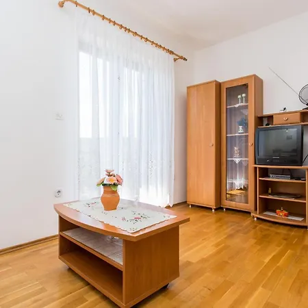 Cekovic Apartment