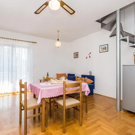Cekovic Apartment Silo (Krk)