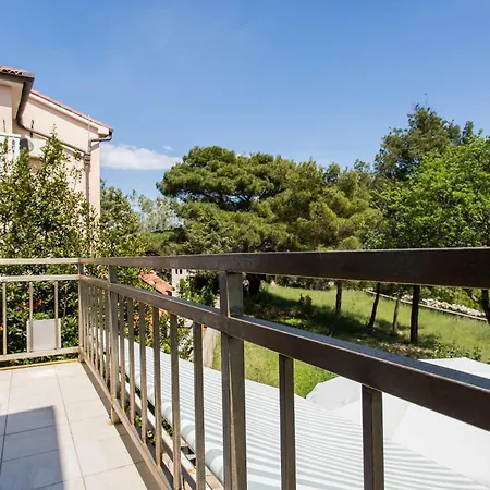 Cekovic Apartment *